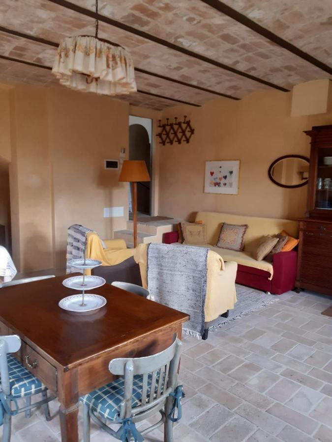 Bed and Breakfast Borgo Cardaneto Montone  Zewnętrze zdjęcie